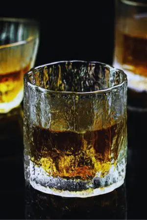 Verres à whisky japonais en cristal - Duo raffiné avec texture traditionnelle