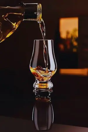 Verres Glencairn en cristal transparent – L’élégance et la précision pour une dégustation réussie
