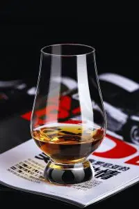 Verre à whisky Glencairn – L’outil parfait pour une expérience de dégustation immersive