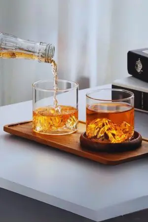 Verre à whisky 180ml en cristal sculpté - Un relief montagneux unique