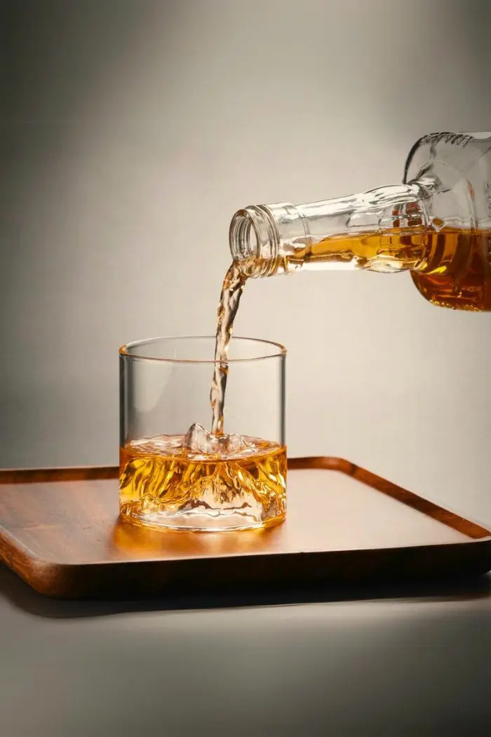 Verre à whisky japonais 300ml - Un relief montagneux inspiré du Mont Fuji