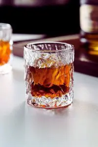 Coffret en bois japonais avec verre à whisky - Vue ouverte