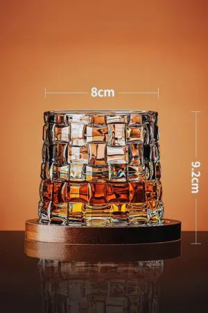 verre à whisky tumbler transparent avec dimensions indiquées de 8 cm de diamètre et 9,2 cm de hauteur
